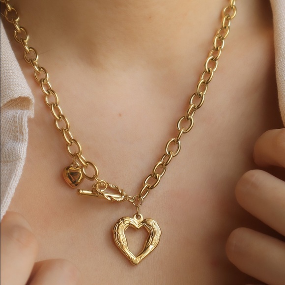 Waterproof toggle clasp heart necklace - Picture 6 of 7